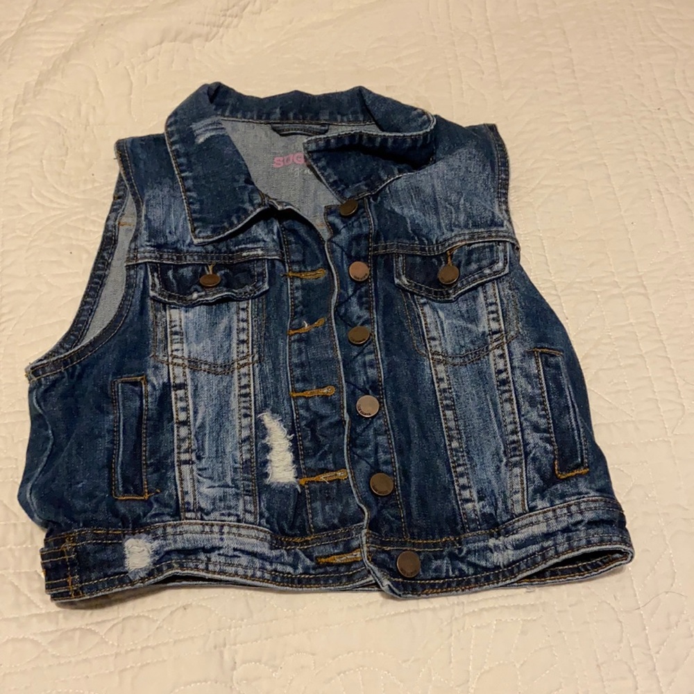 Denim vest w/buttons size medium
